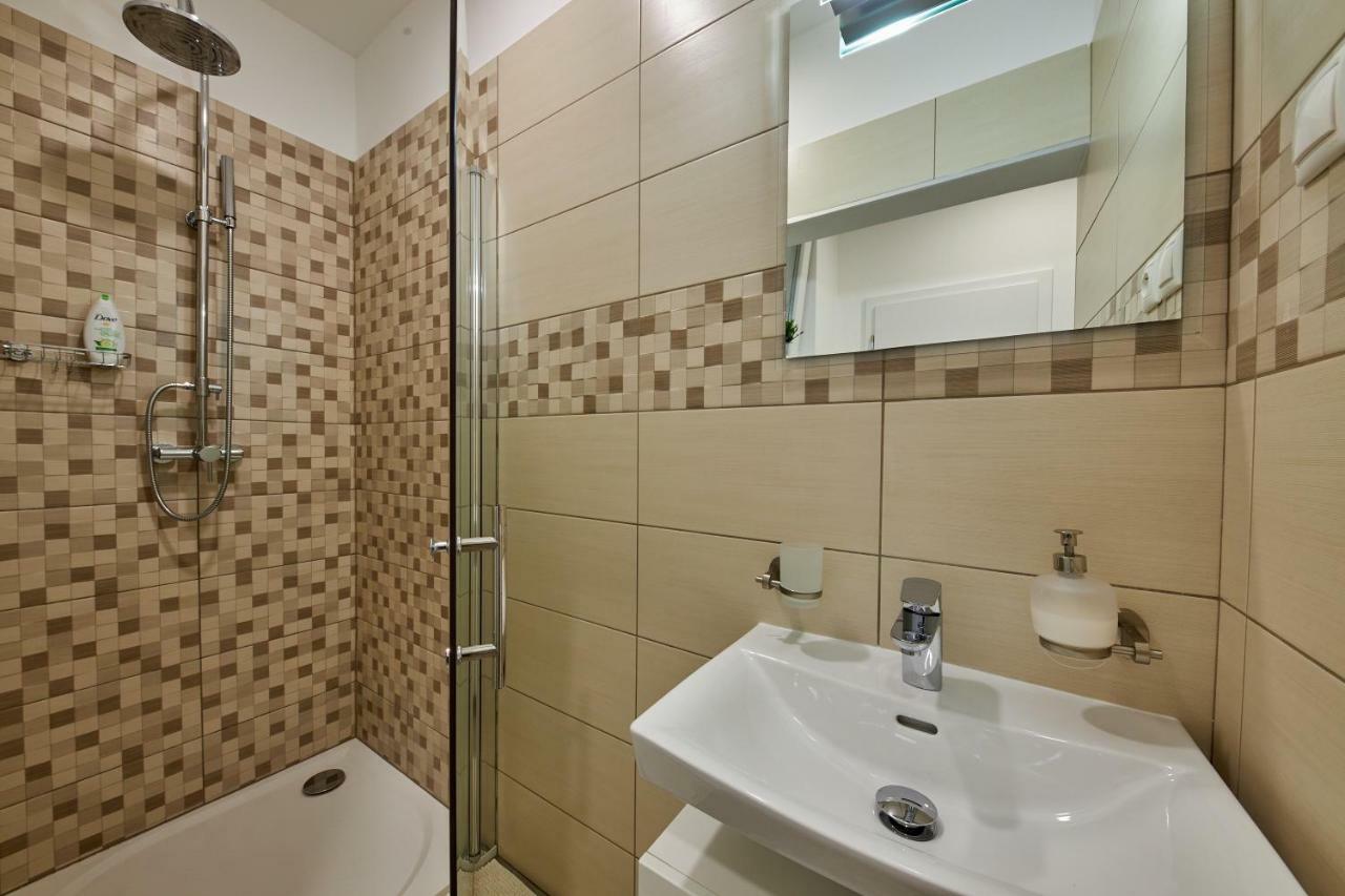 Le Monde Apartment Bratislava - Amazing 5Bdr In Downtown Εξωτερικό φωτογραφία