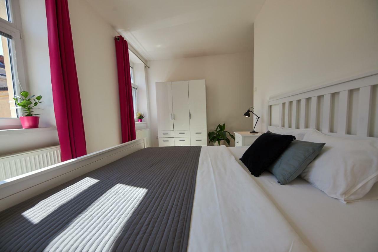 Le Monde Apartment Bratislava - Amazing 5Bdr In Downtown Εξωτερικό φωτογραφία