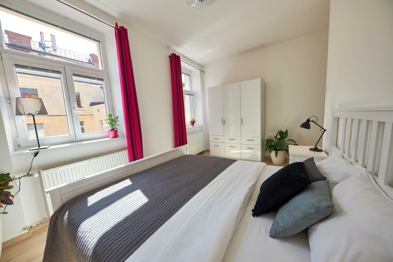 Le Monde Apartment Bratislava - Amazing 5Bdr In Downtown Εξωτερικό φωτογραφία