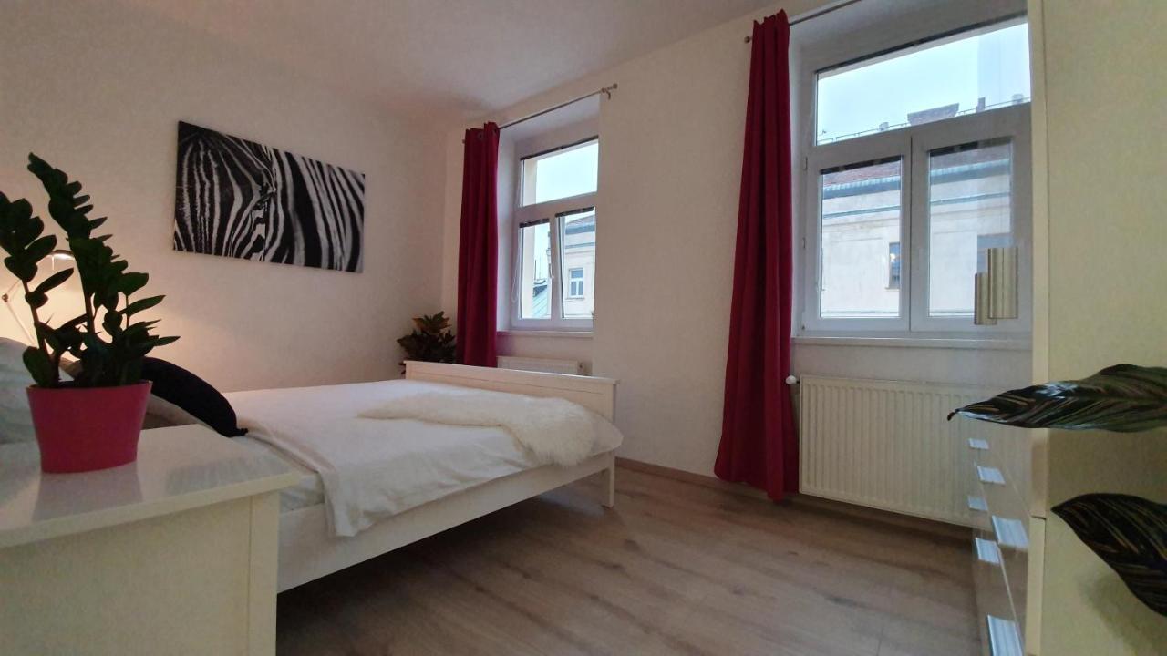 Le Monde Apartment Bratislava - Amazing 5Bdr In Downtown Εξωτερικό φωτογραφία