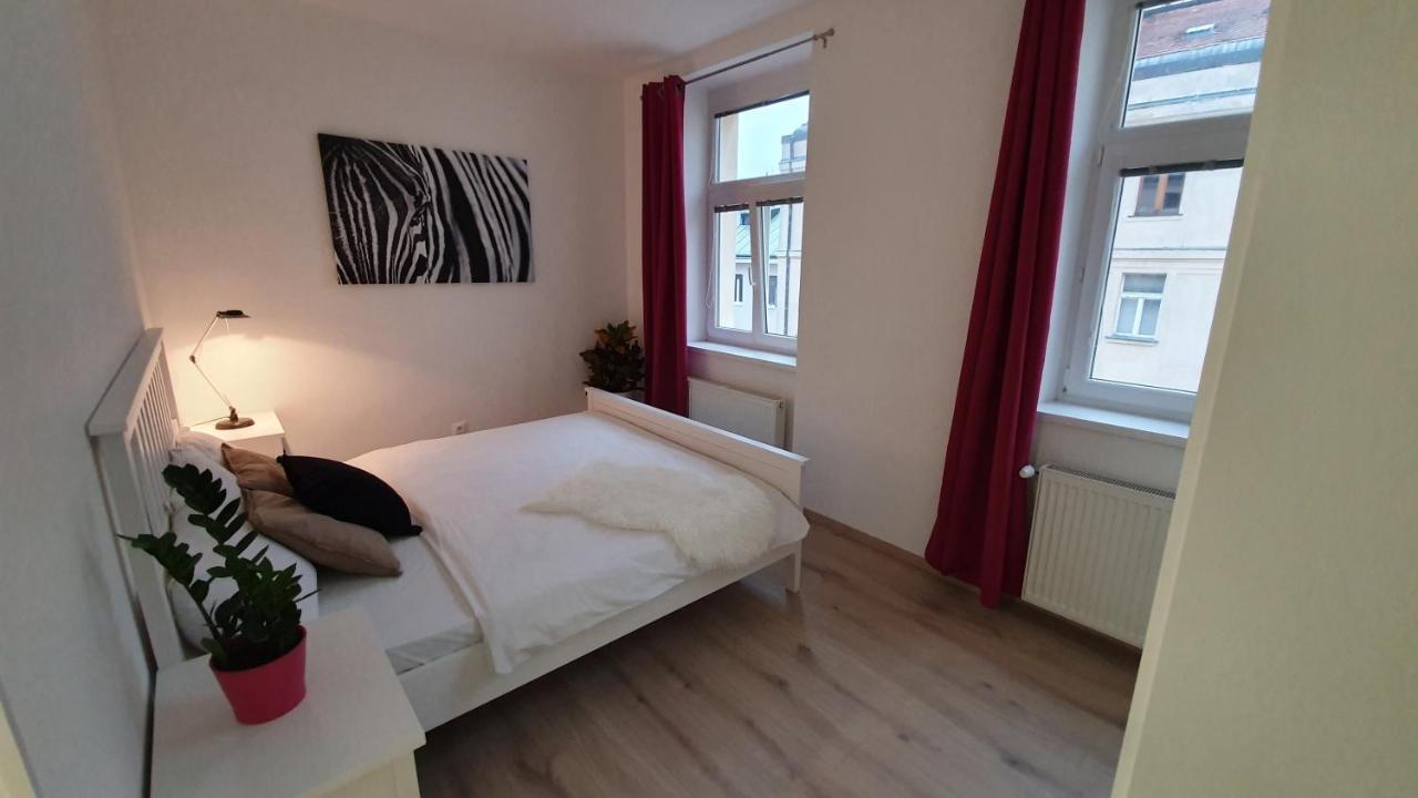 Le Monde Apartment Bratislava - Amazing 5Bdr In Downtown Εξωτερικό φωτογραφία